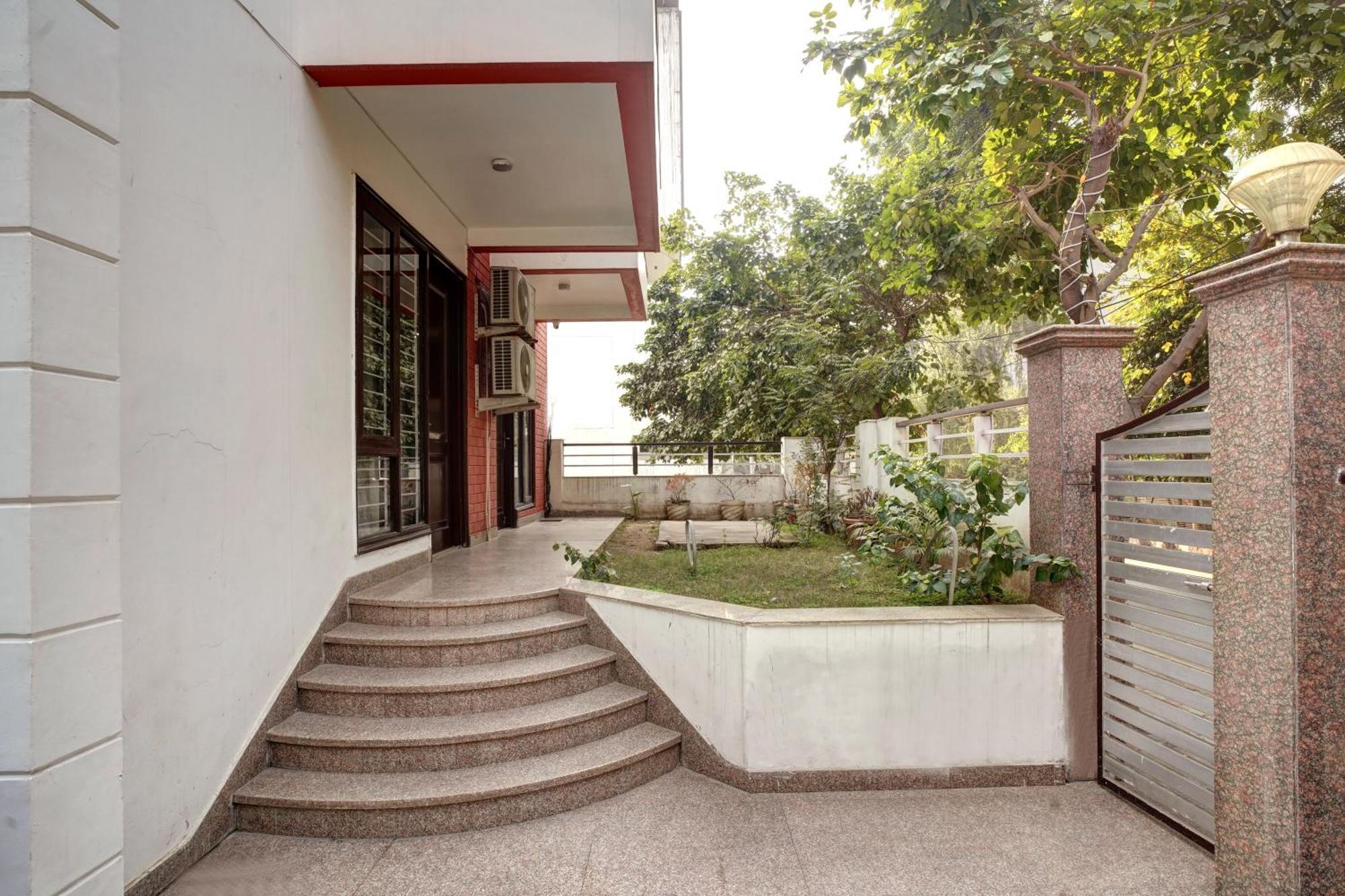 Nexhub Stay - Huda City Centre Gurgaon Esterno foto