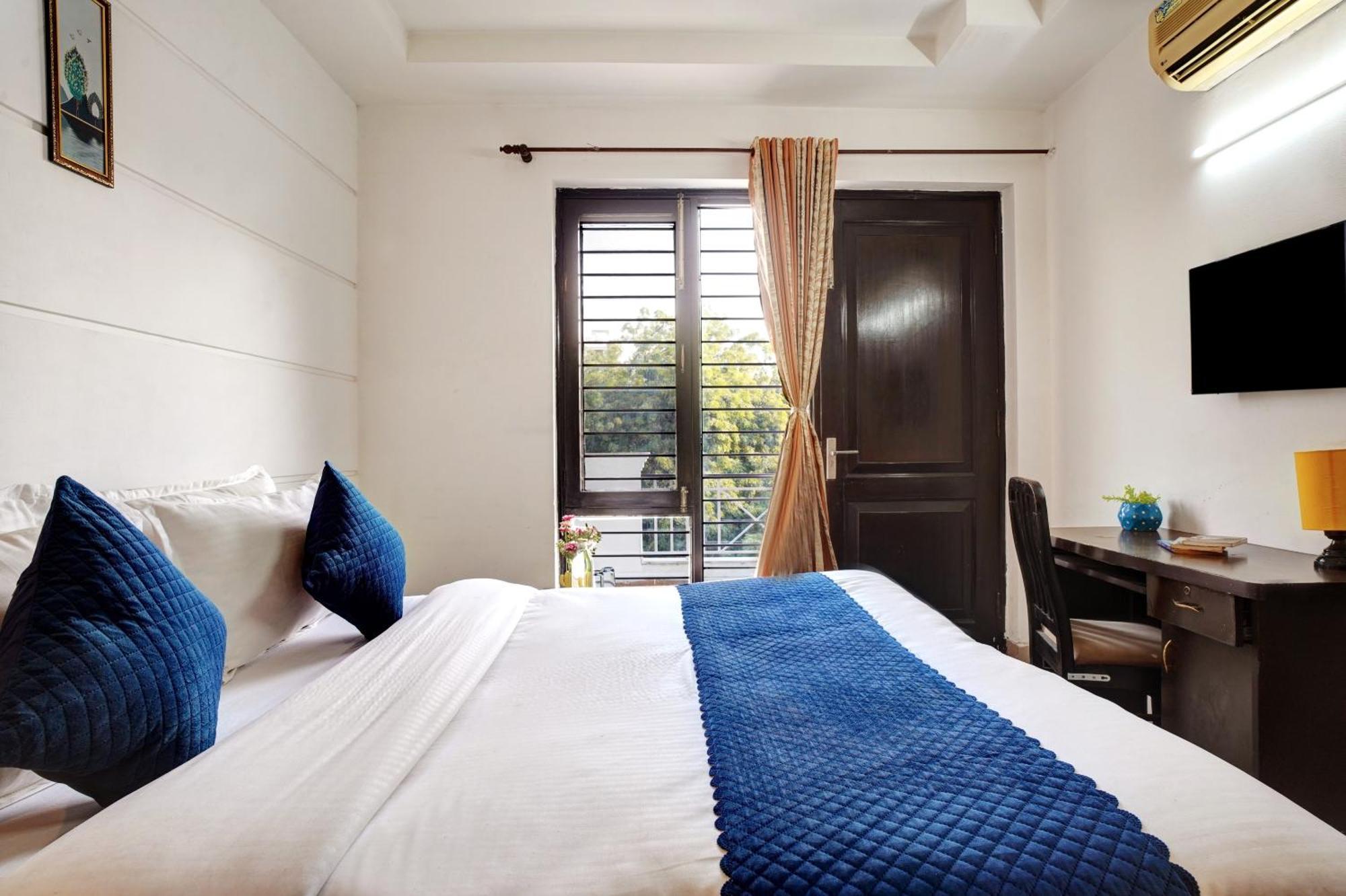Nexhub Stay - Huda City Centre Gurgaon Esterno foto