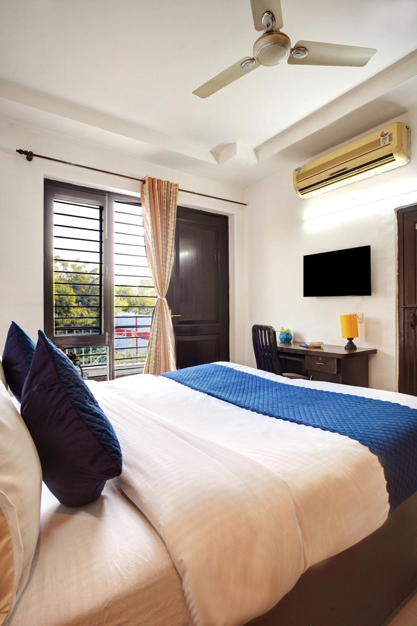Nexhub Stay - Huda City Centre Gurgaon Esterno foto