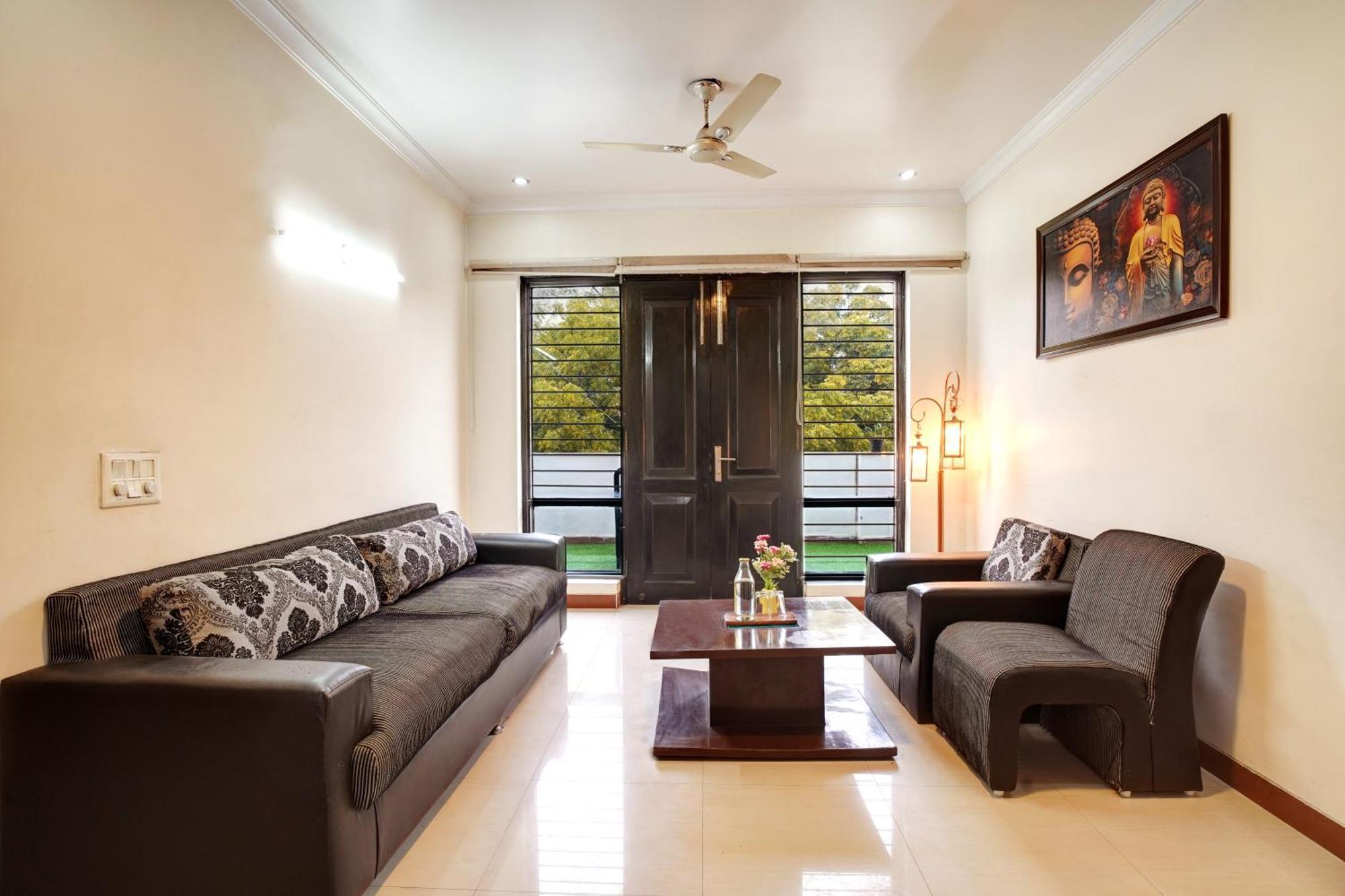 Nexhub Stay - Huda City Centre Gurgaon Esterno foto