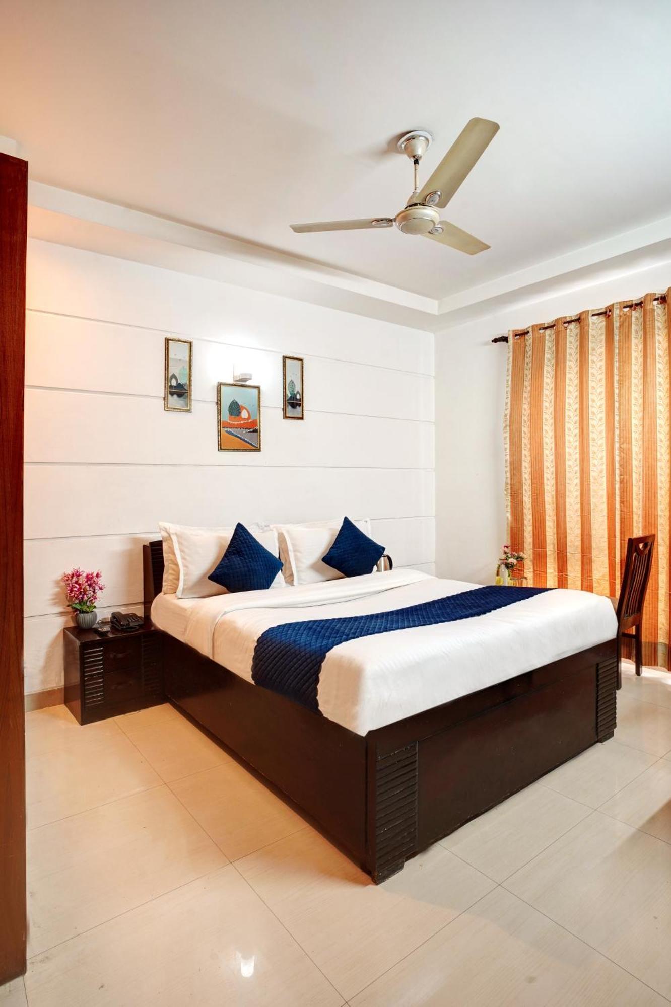 Nexhub Stay - Huda City Centre Gurgaon Esterno foto