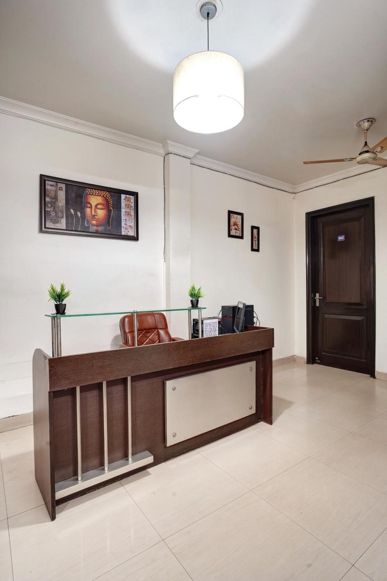 Nexhub Stay - Huda City Centre Gurgaon Esterno foto